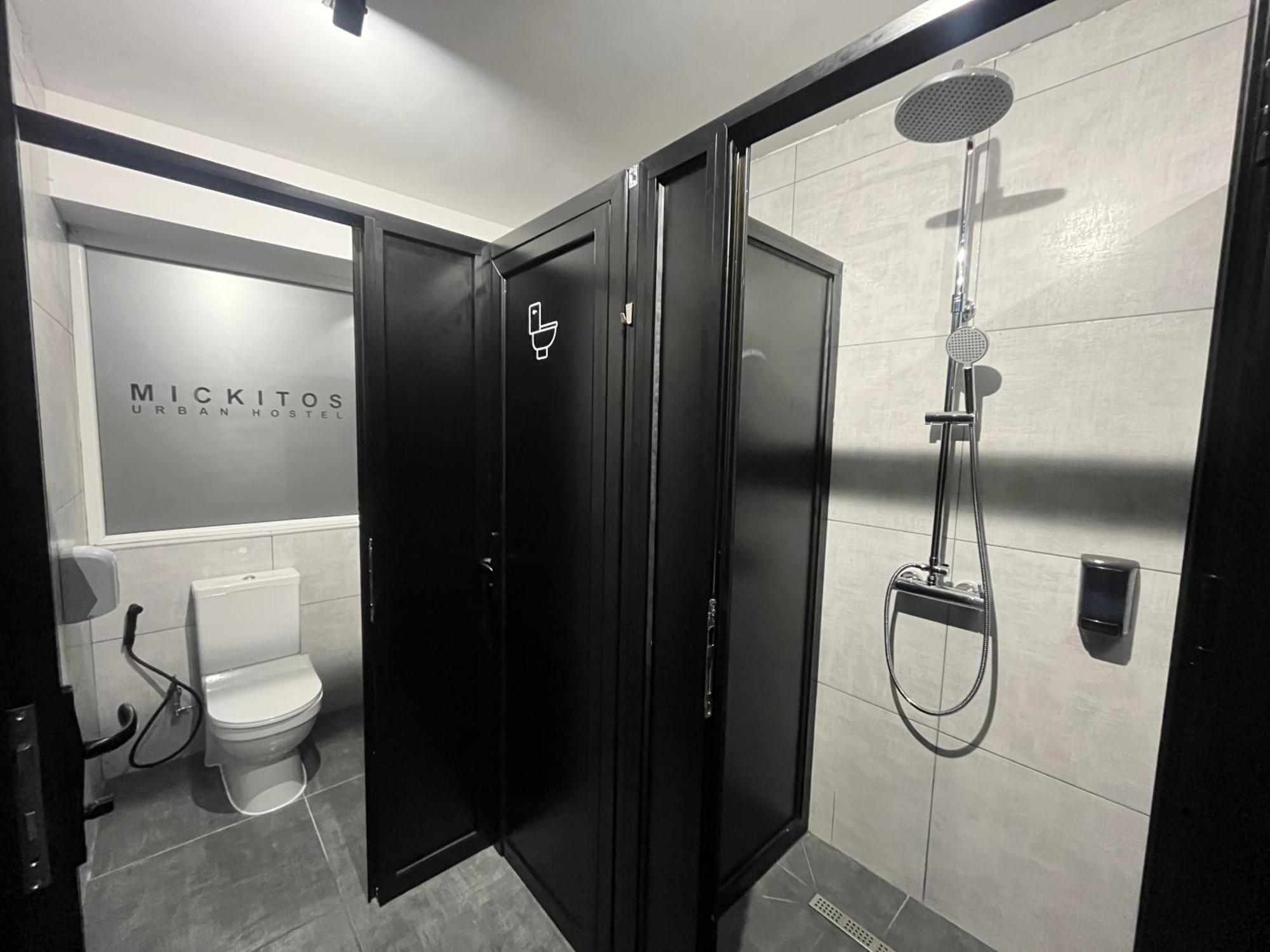 Mickitos Urban Hostel Skopje Buitenkant foto