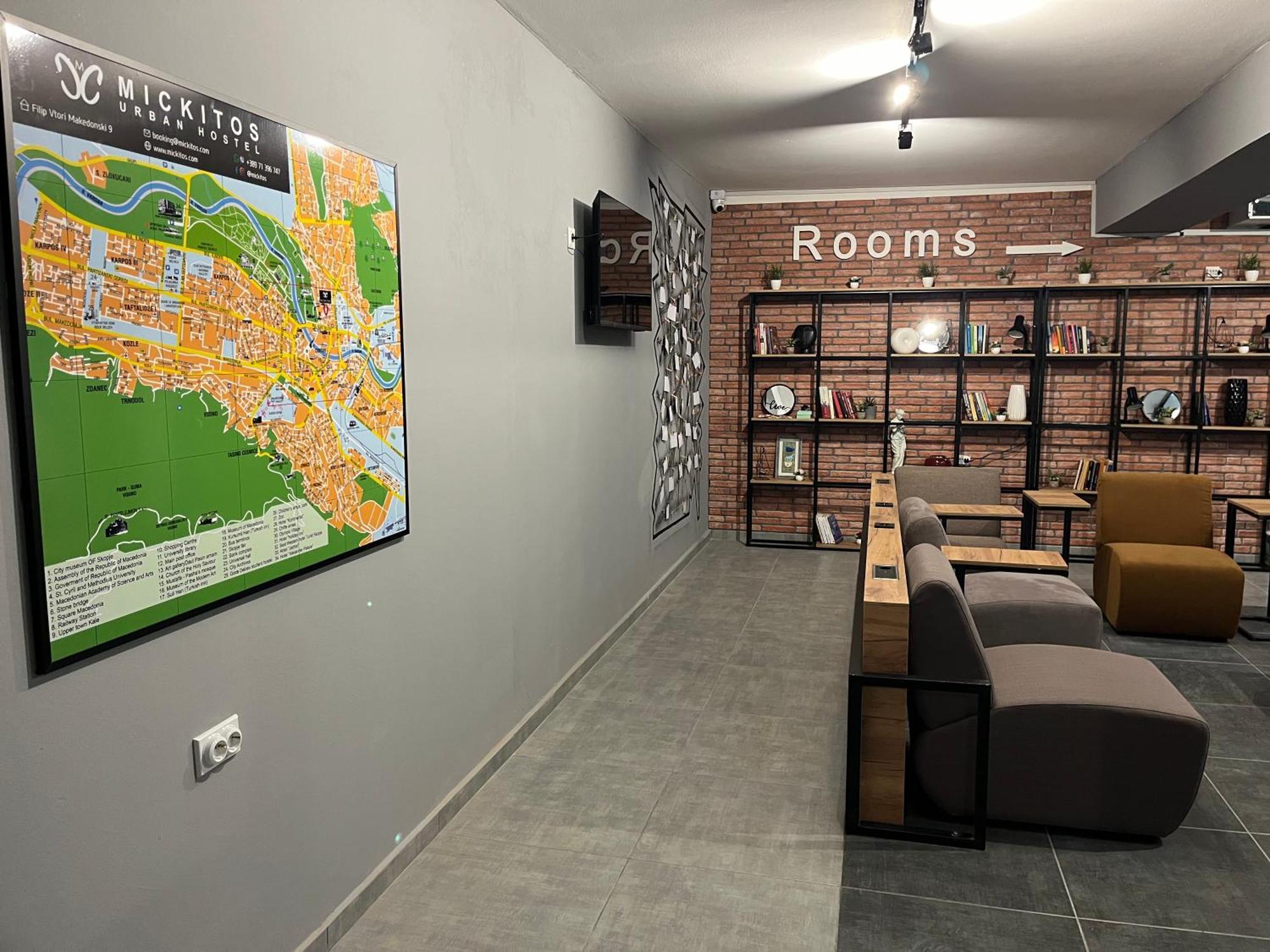 Mickitos Urban Hostel Skopje Buitenkant foto
