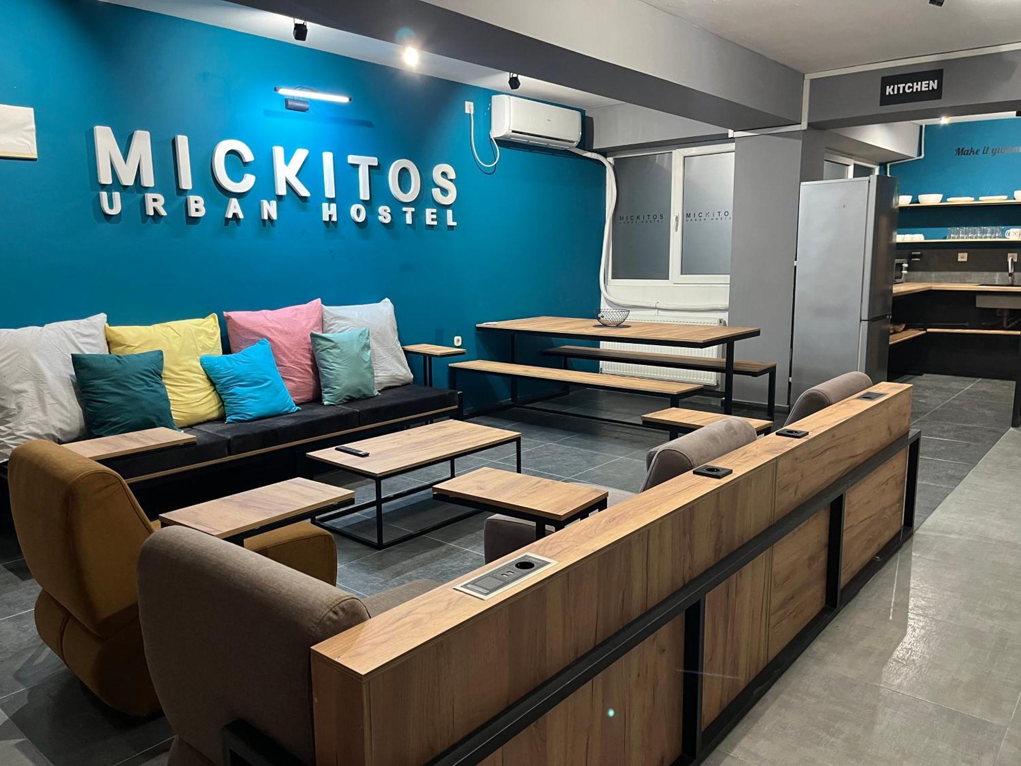 Mickitos Urban Hostel Skopje Buitenkant foto