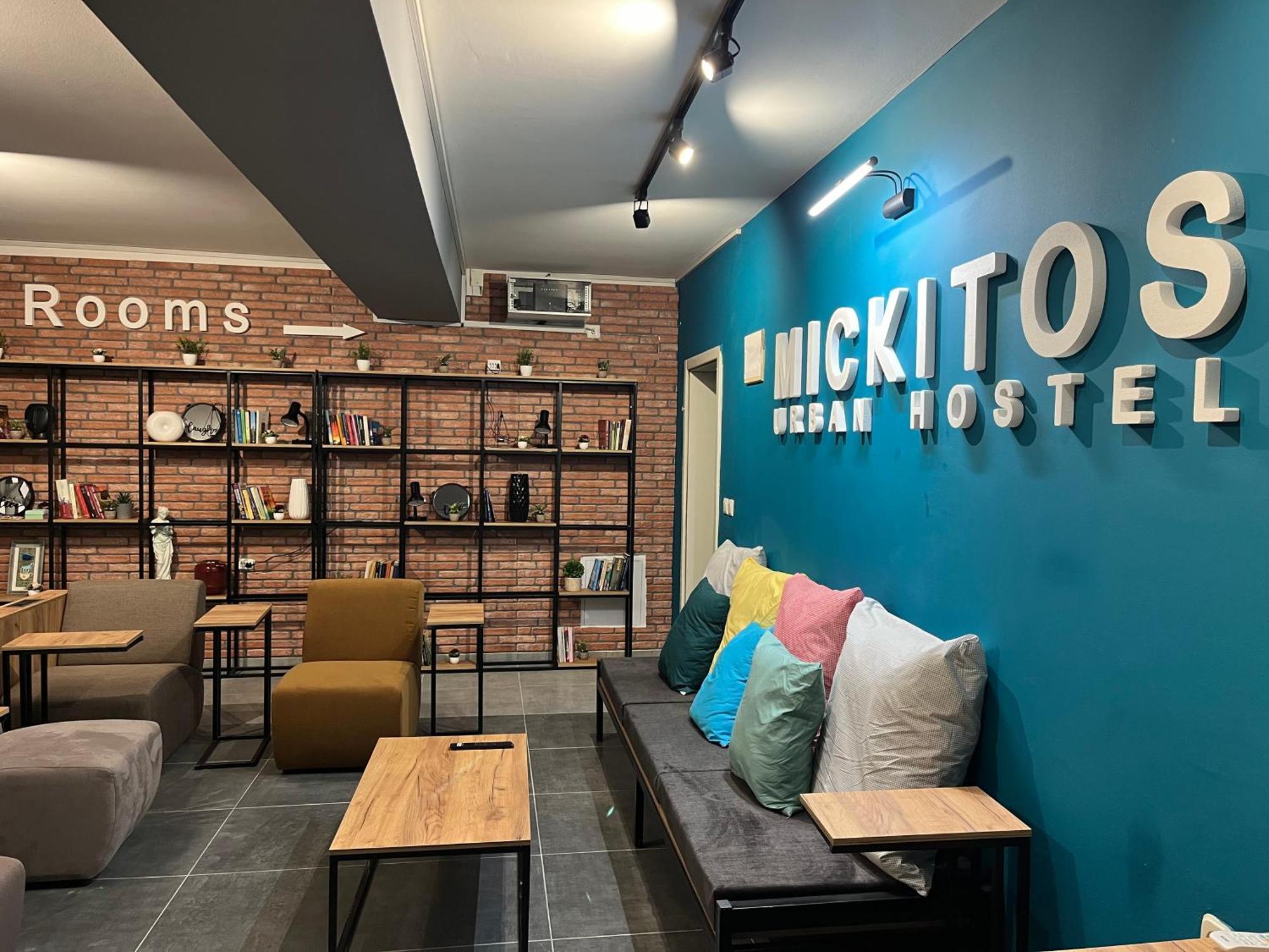 Mickitos Urban Hostel Skopje Buitenkant foto