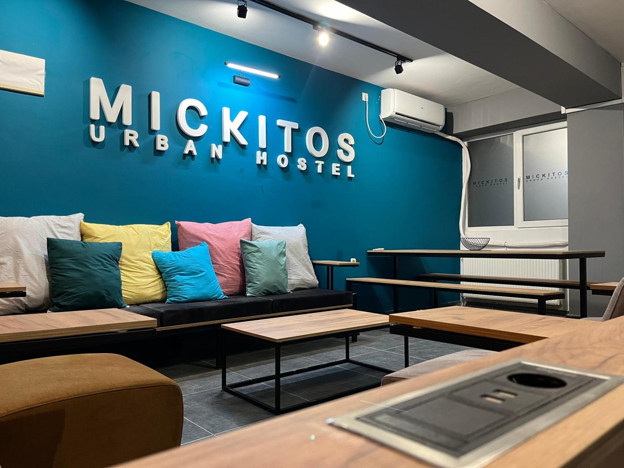 Mickitos Urban Hostel Skopje Buitenkant foto