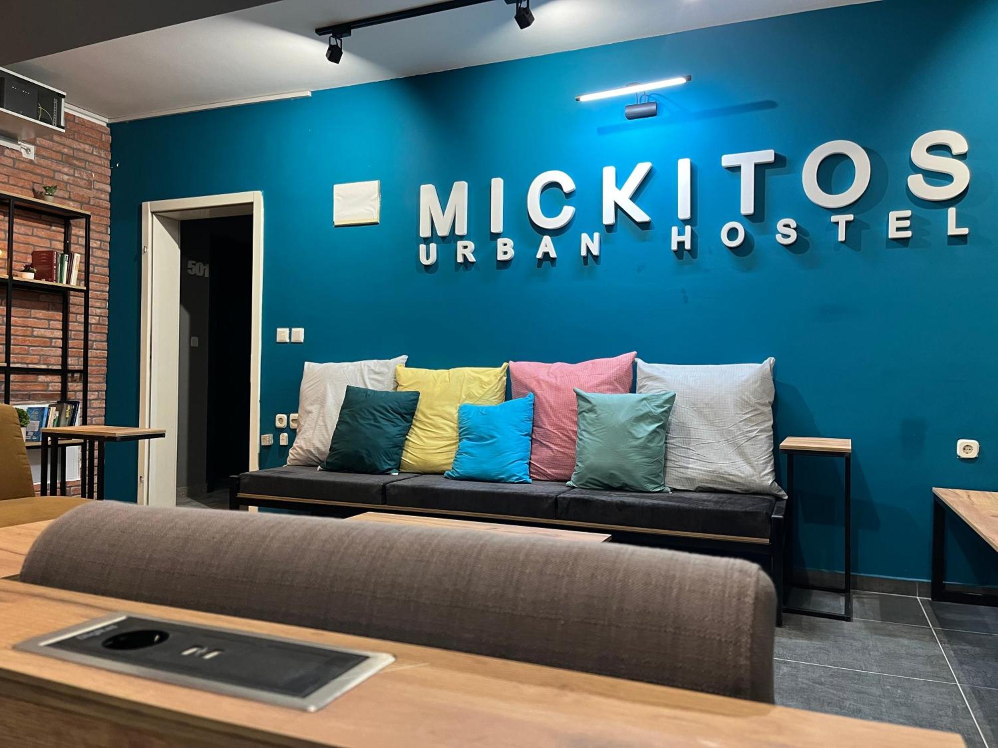 Mickitos Urban Hostel Skopje Buitenkant foto