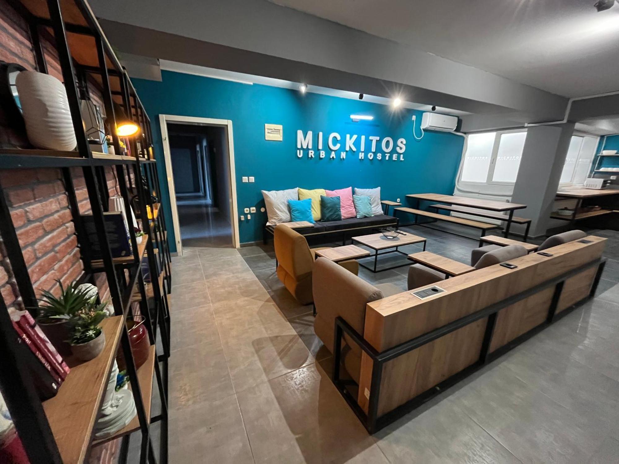 Mickitos Urban Hostel Skopje Buitenkant foto