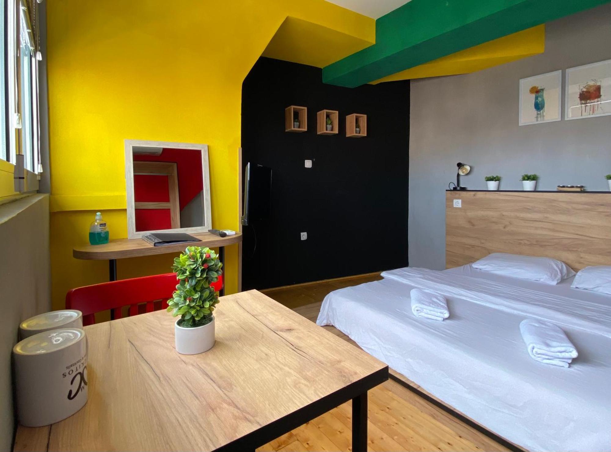Mickitos Urban Hostel Skopje Kamer foto