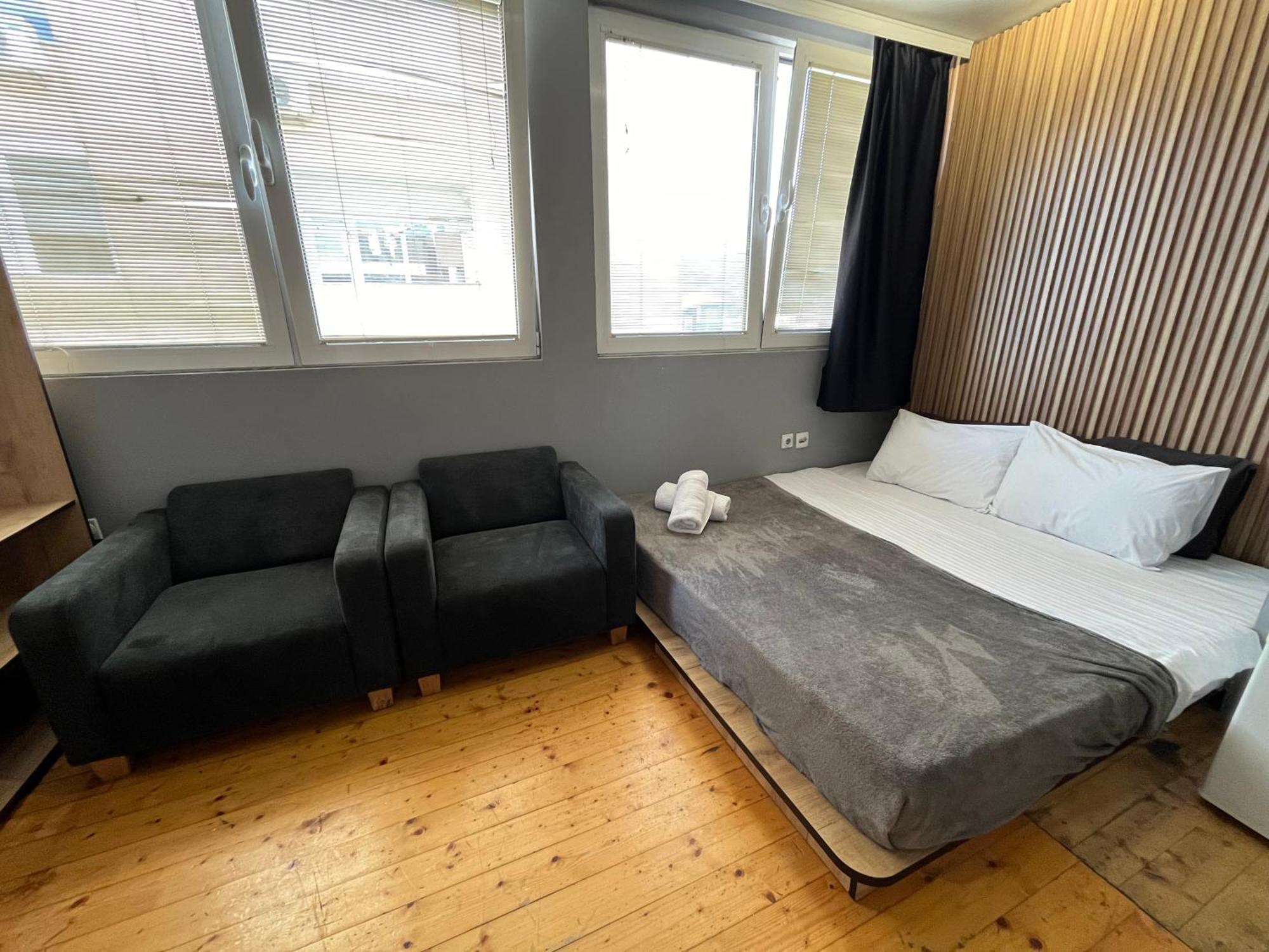 Mickitos Urban Hostel Skopje Kamer foto