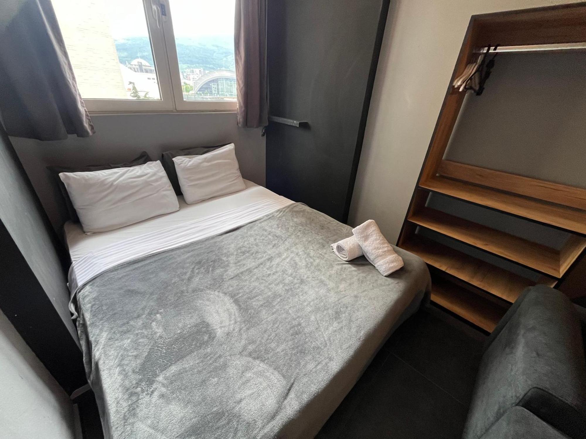 Mickitos Urban Hostel Skopje Kamer foto